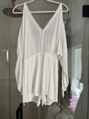 White V-Neck Long Sleeve Romper